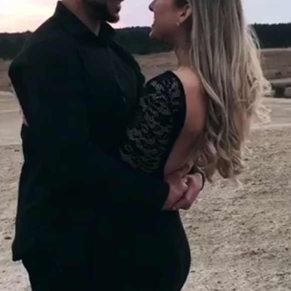 Black spandex gown with low back and lace sleeves - Picture 7 of 7